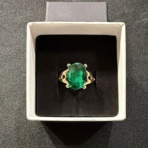 Gold Ring with Emerald Green Oval Gem, Sz 8